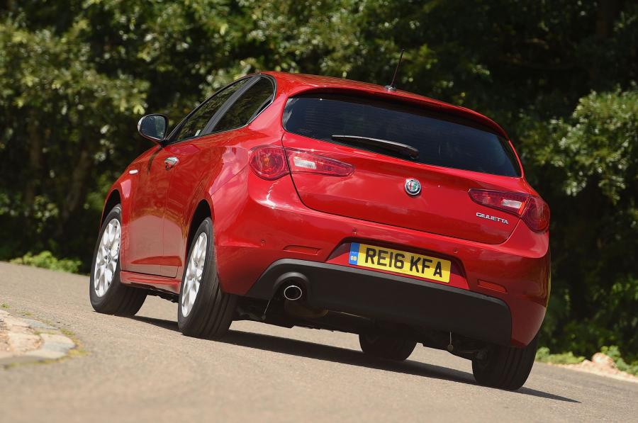  Alfa Romeo Giulietta 2016 года  (UK) (фото 14 из 44)